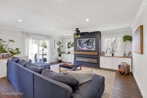 10 Wayne Court Manalapan NJ 07726