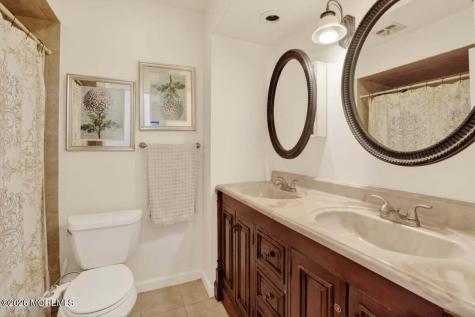 10 Wayne Court Manalapan NJ 07726