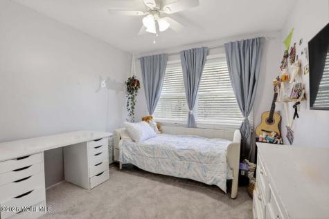 10 Wayne Court Manalapan NJ 07726