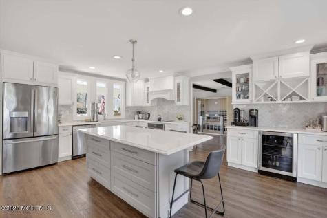 10 Wayne Court Manalapan NJ 07726