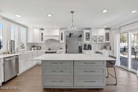 10 Wayne Court Manalapan NJ 07726