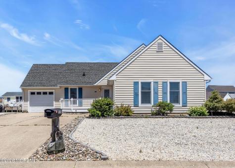 124 Matilda Drive Manahawkin NJ 08050
