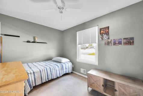 1145 Windward Avenue Beachwood NJ 08722