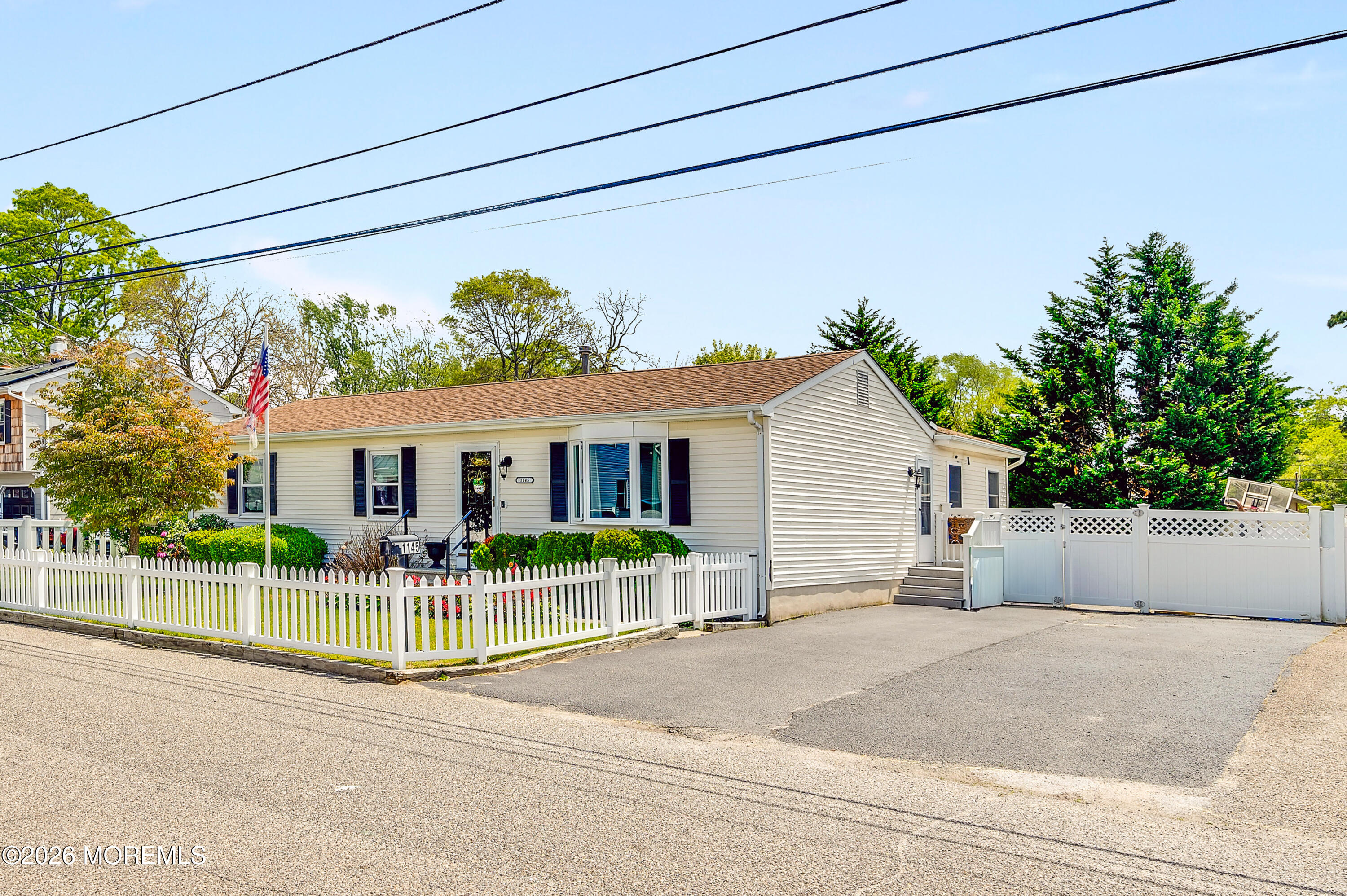 1145 Windward Avenue Beachwood NJ 08722