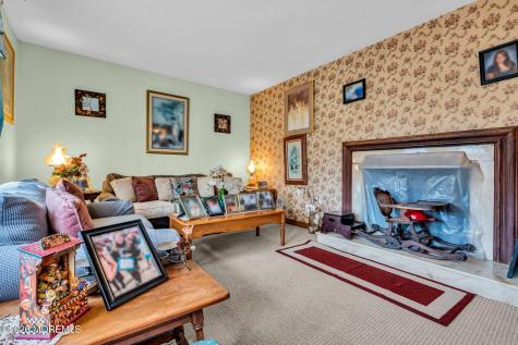 807 Monmouth Road Cream Ridge NJ 08514