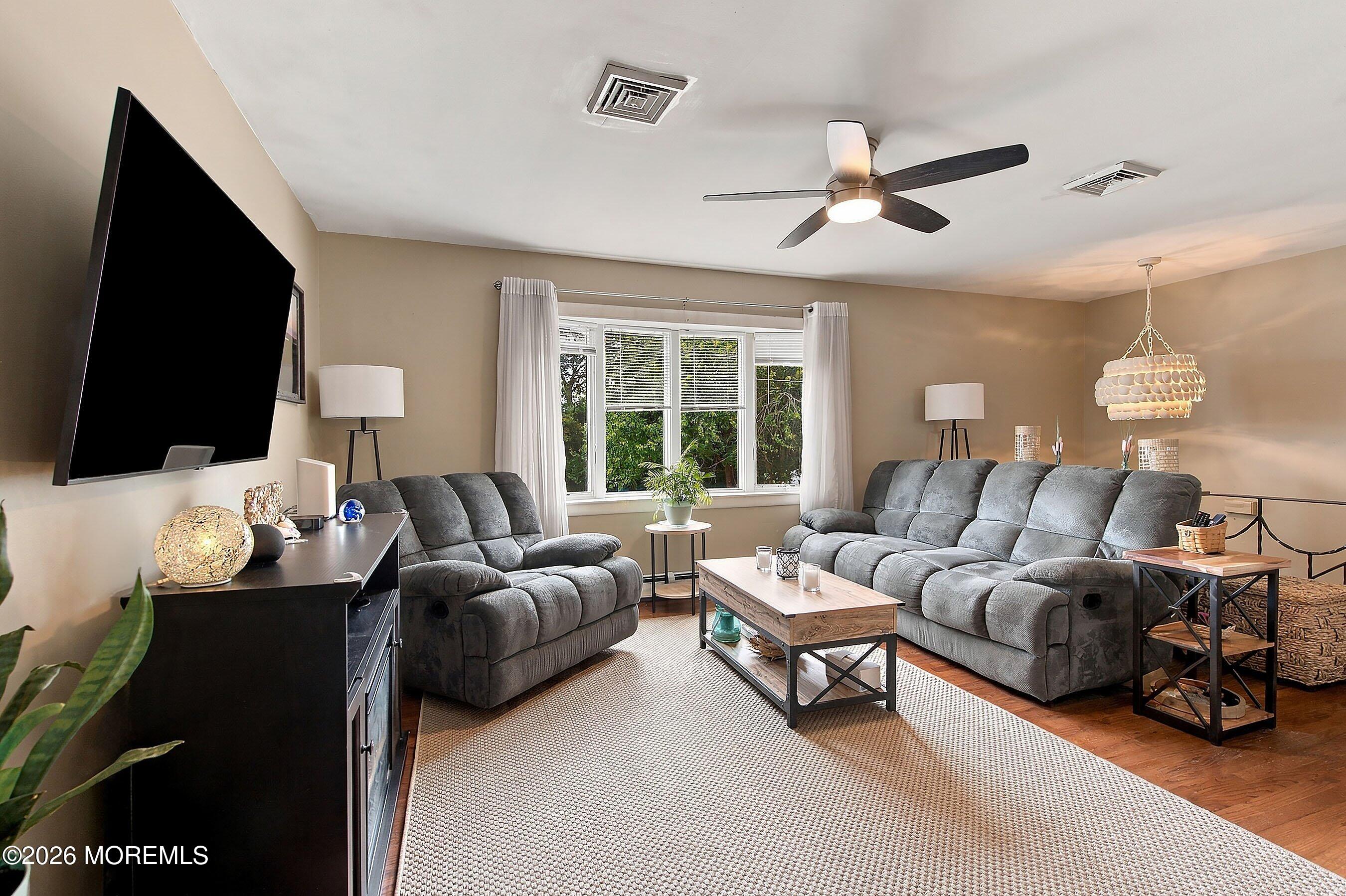 8 Frankies Lane Toms River NJ 08753