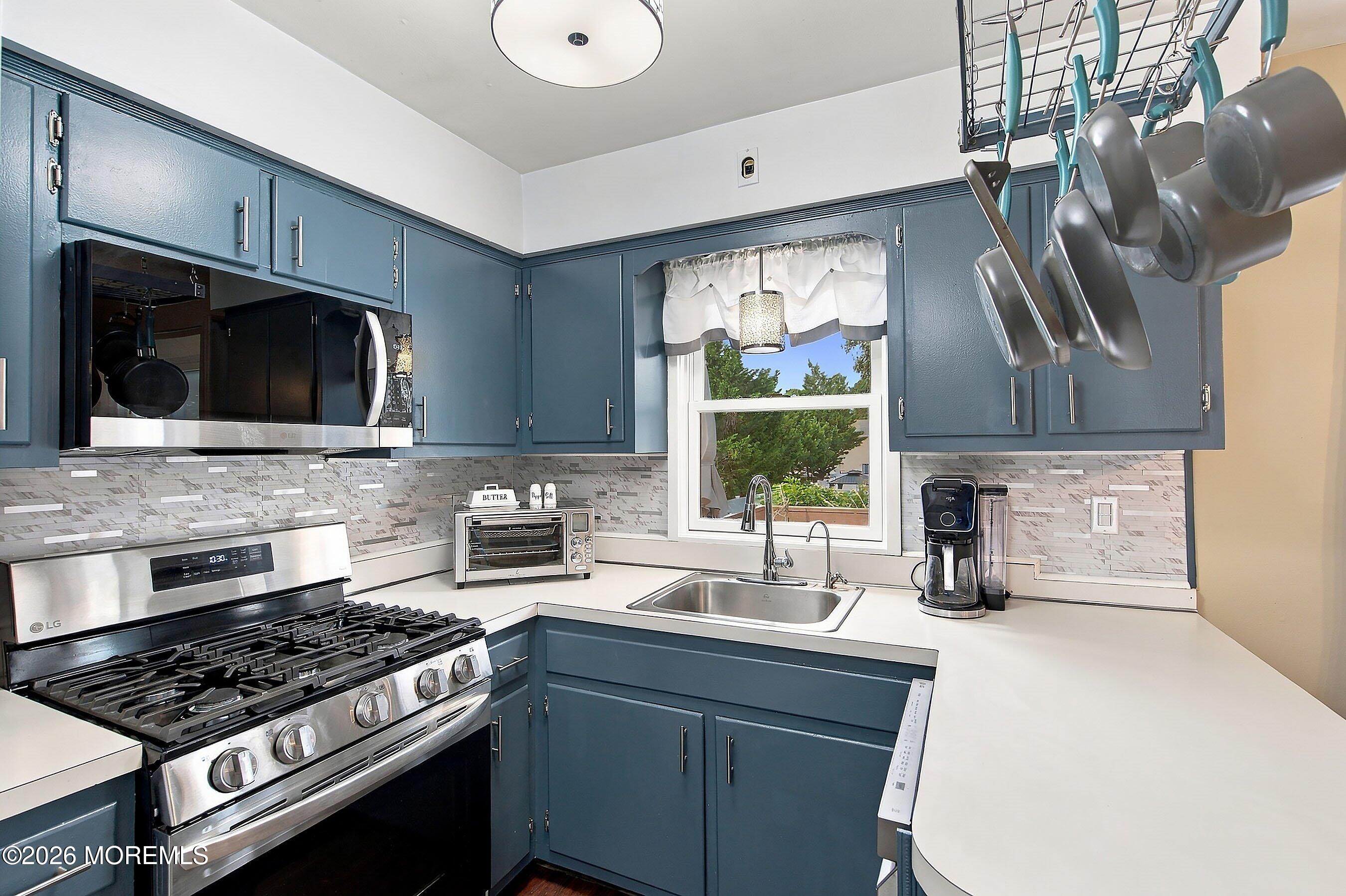 8 Frankies Lane Toms River NJ 08753