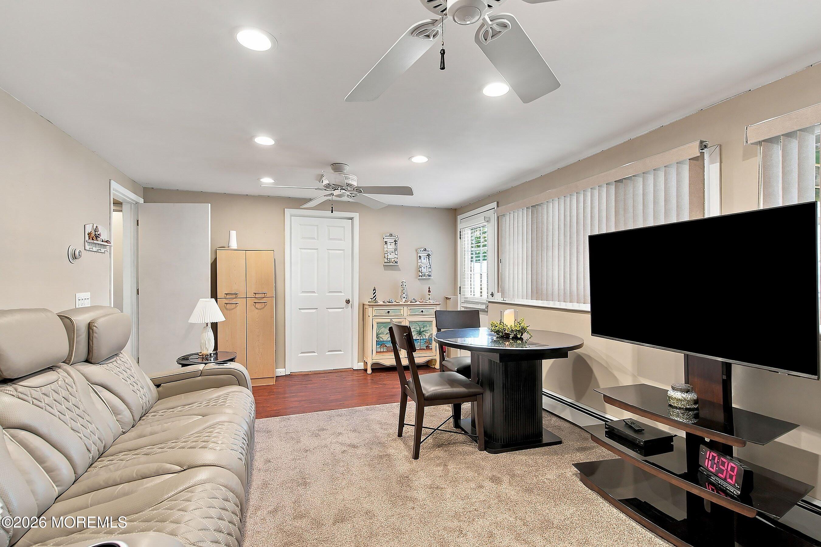 8 Frankies Lane Toms River NJ 08753