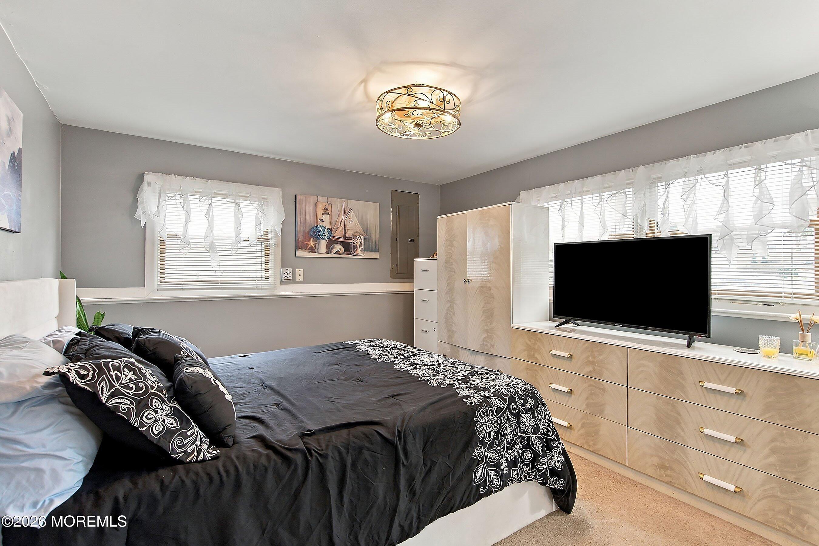 8 Frankies Lane Toms River NJ 08753