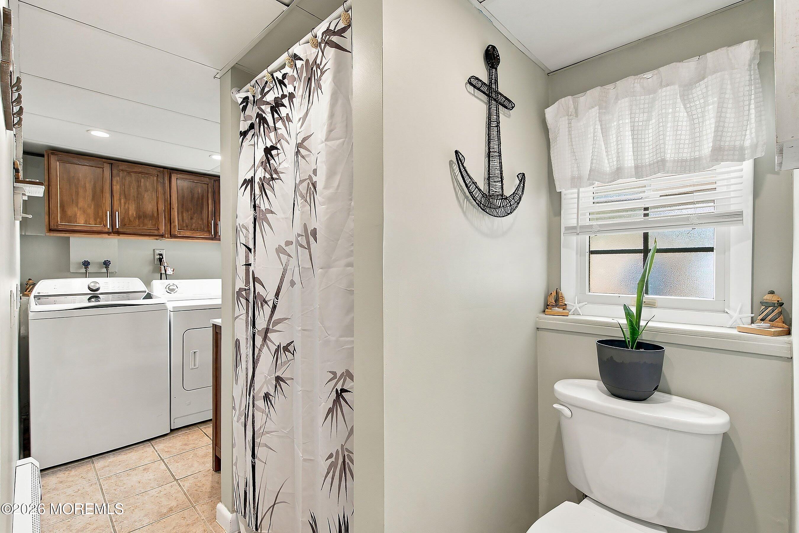 8 Frankies Lane Toms River NJ 08753
