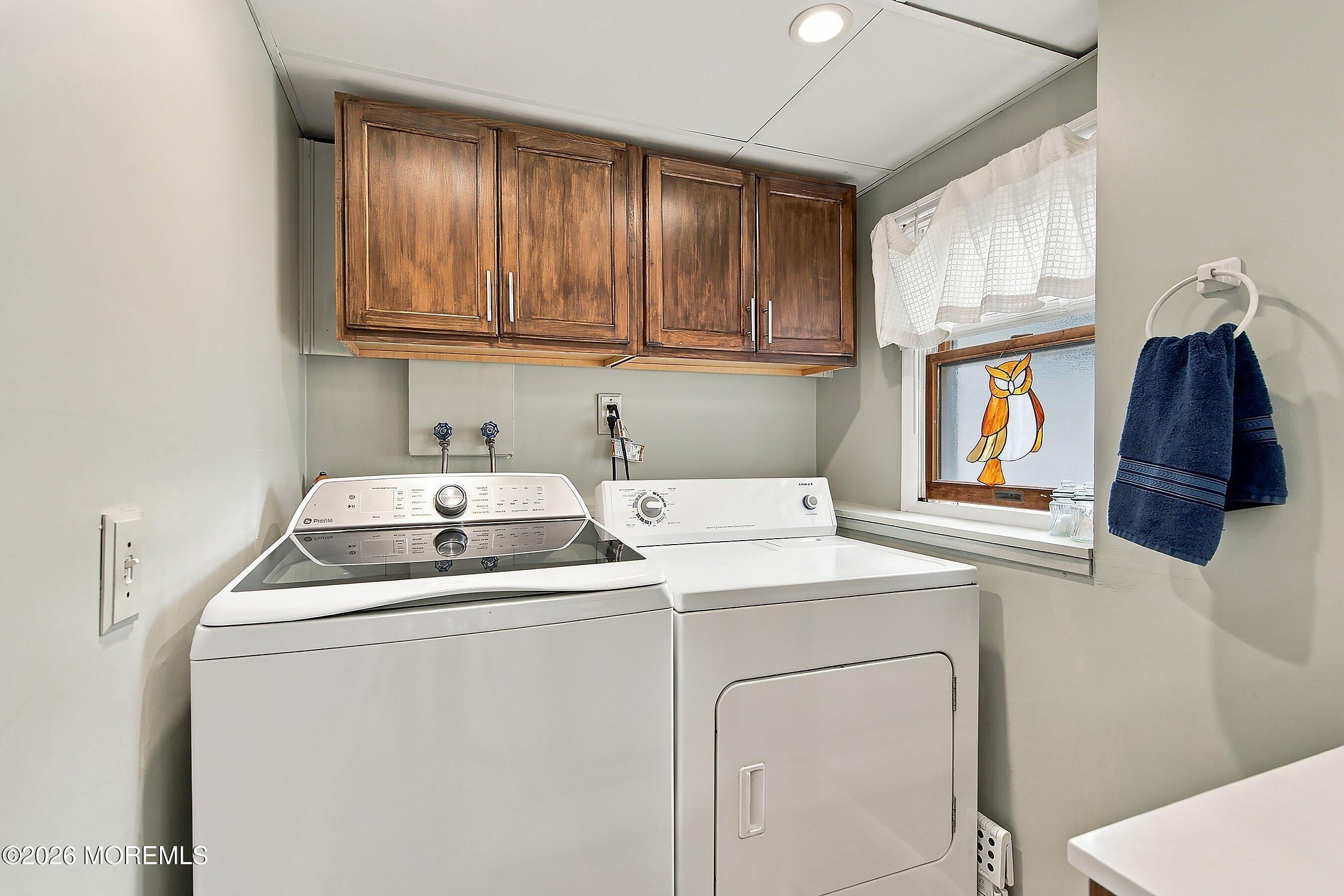 8 Frankies Lane Toms River NJ 08753
