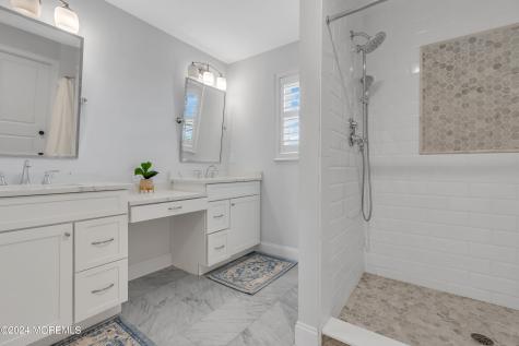 43 Old Squan Road Manasquan NJ 08736