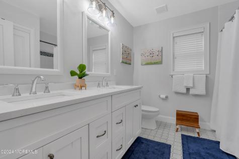 43 Old Squan Road Manasquan NJ 08736