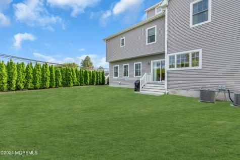 43 Old Squan Road Manasquan NJ 08736