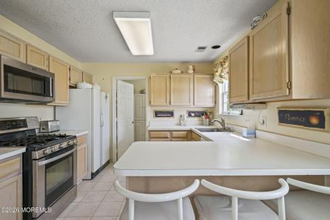 26 Tall Oaks Court Old Bridge NJ 08857