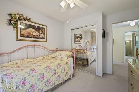 26 Tall Oaks Court Old Bridge NJ 08857