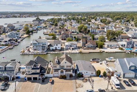 6 Lagoon Drive W Toms River NJ 08753