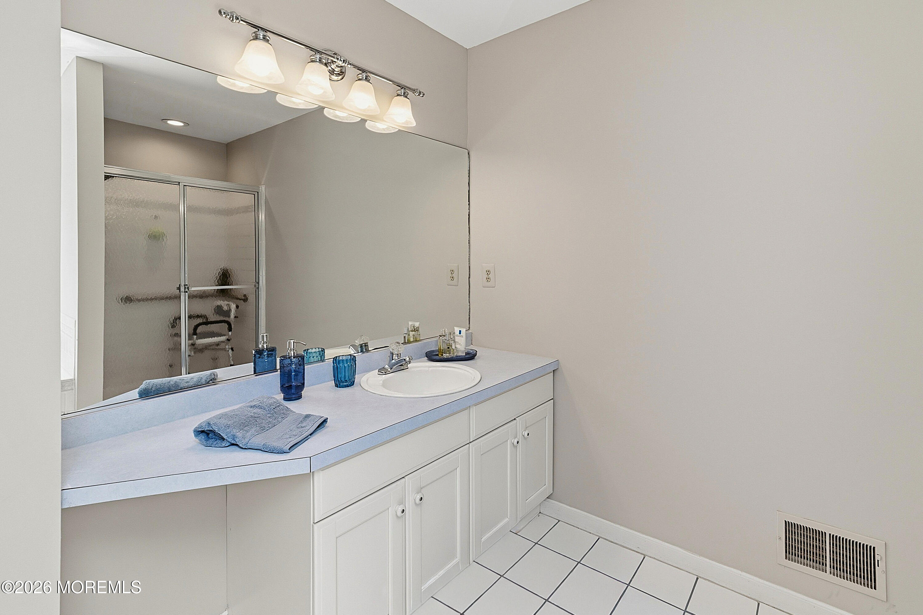 18 Dante Road Monroe NJ 08831