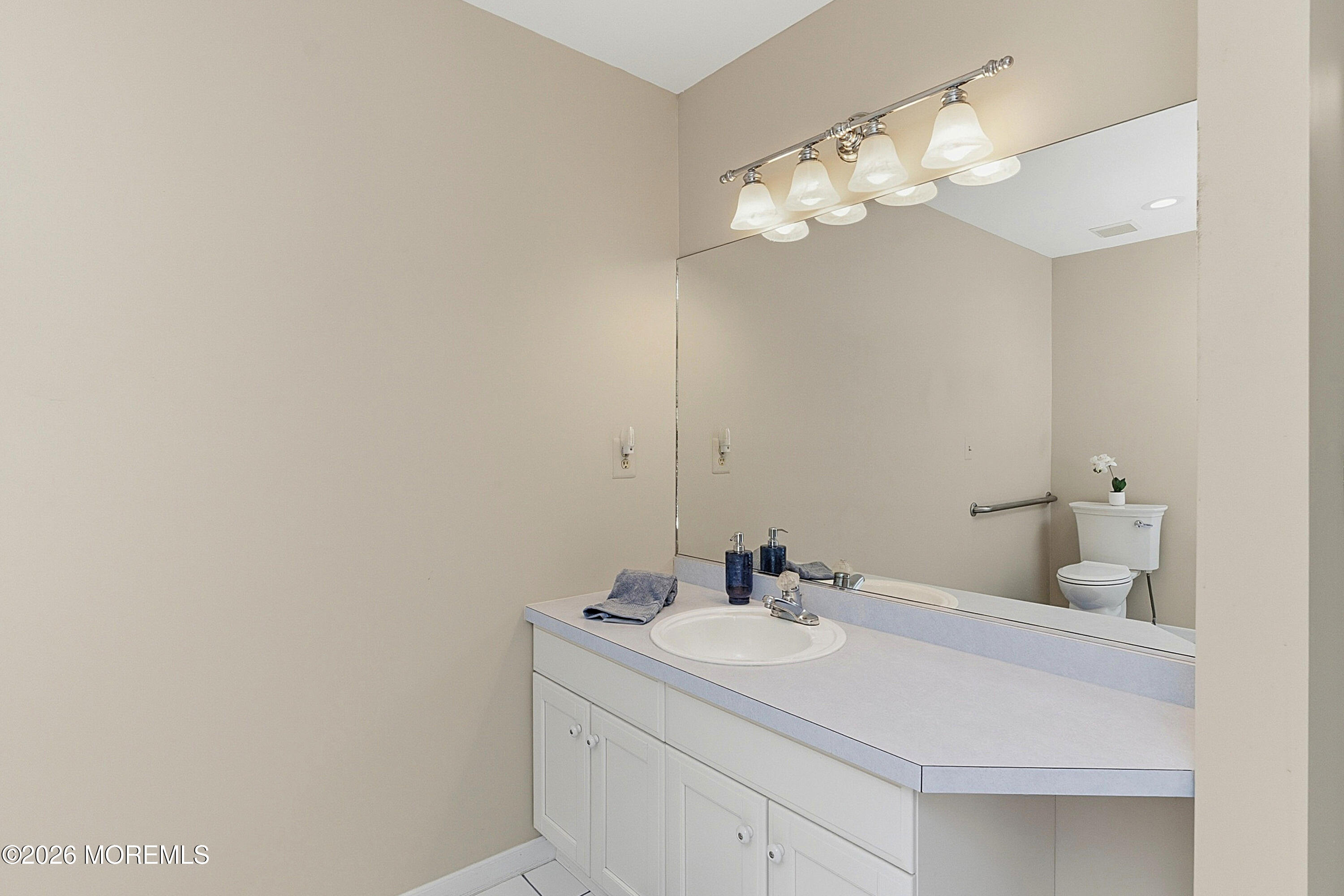 18 Dante Road Monroe NJ 08831