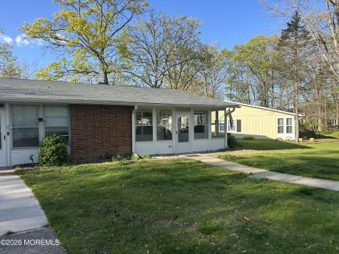 103F Edinburgh Lane Lakewood NJ 08701