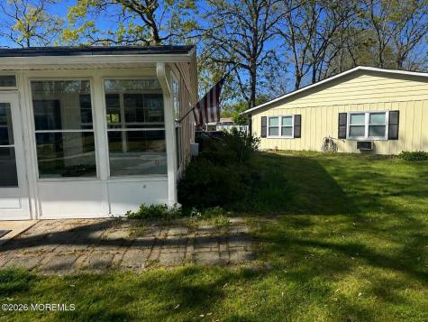 103F Edinburgh Lane Lakewood NJ 08701