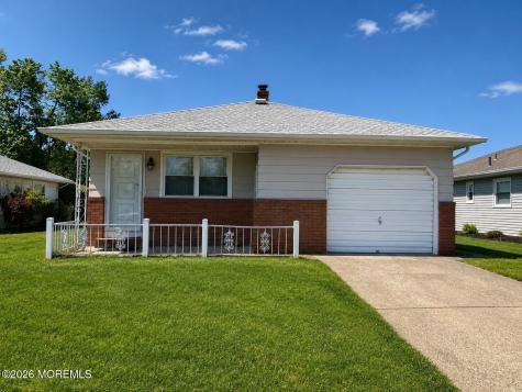 47 Castle Harbor Drive Toms River NJ 08757