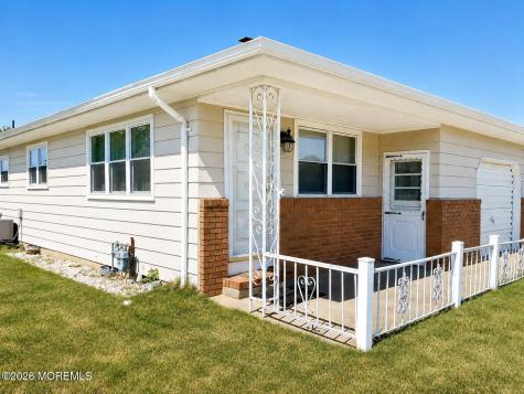 47 Castle Harbor Drive Toms River NJ 08757