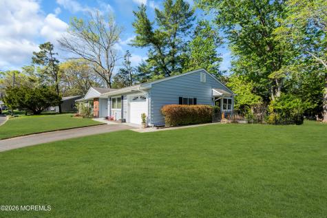 8 Montana Drive Manchester NJ 08759