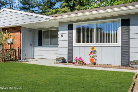 8 Montana Drive Manchester NJ 08759