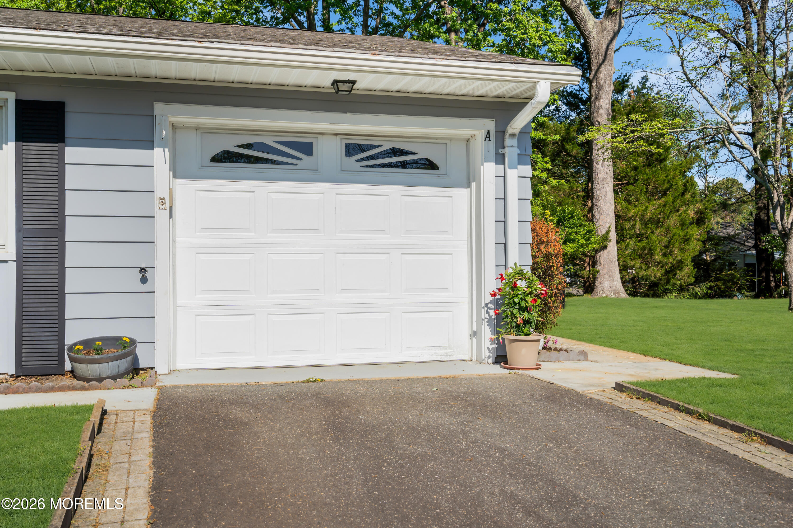8 Montana Drive Manchester NJ 08759