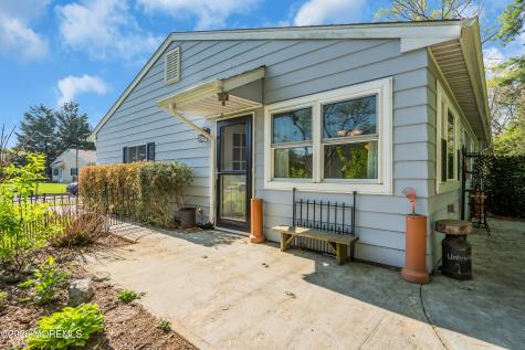 8 Montana Drive Manchester NJ 08759