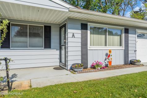 8 Montana Drive Manchester NJ 08759