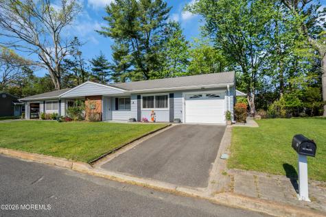 8 Montana Drive Manchester NJ 08759
