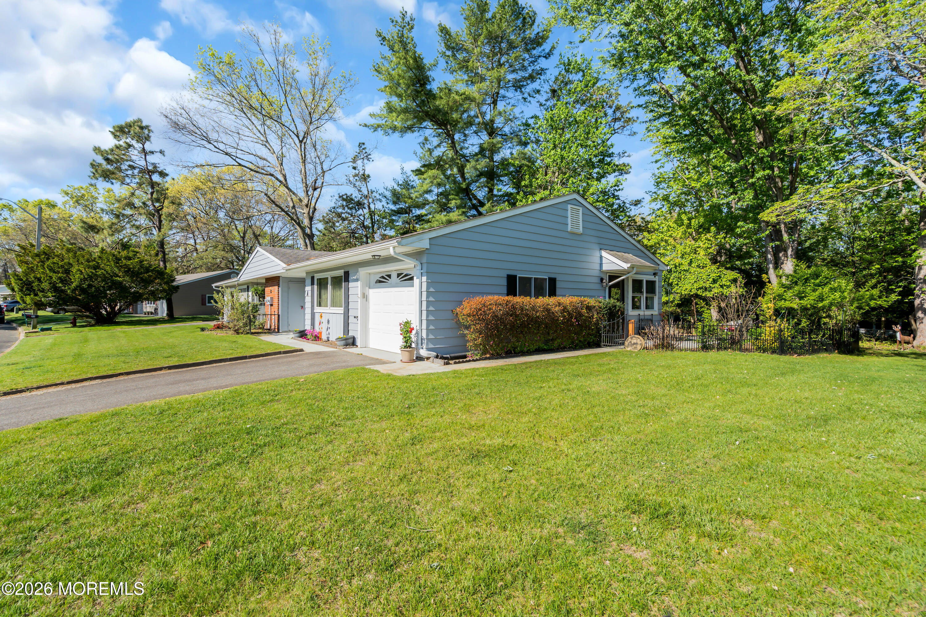 8 Montana Drive Manchester NJ 08759