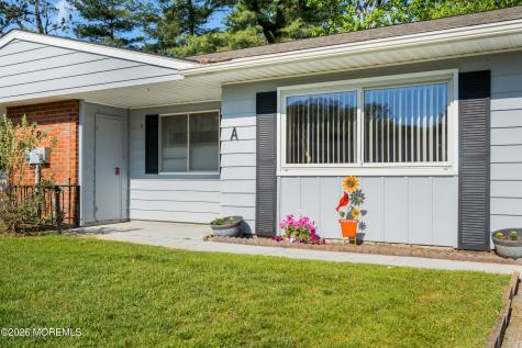 8 Montana Drive Manchester NJ 08759