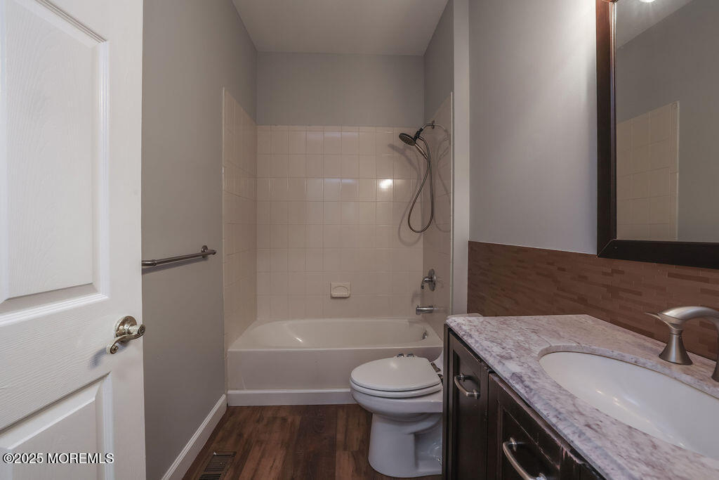 5 Popper Street Manahawkin NJ 08050
