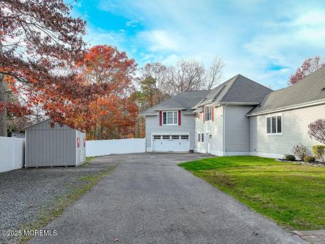 5 Popper Street Manahawkin NJ 08050