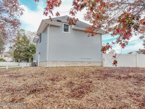 5 Popper Street Manahawkin NJ 08050