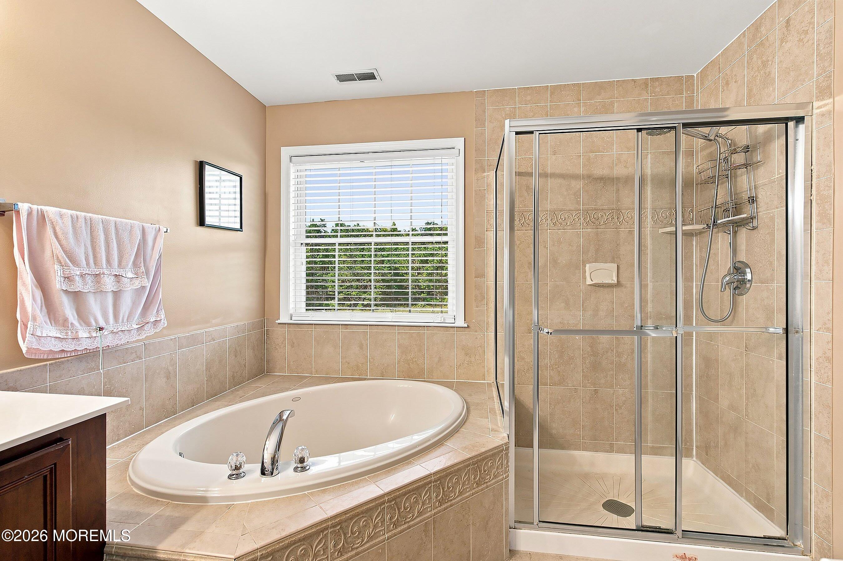 43 Oxford Circle Southampton NJ 08088