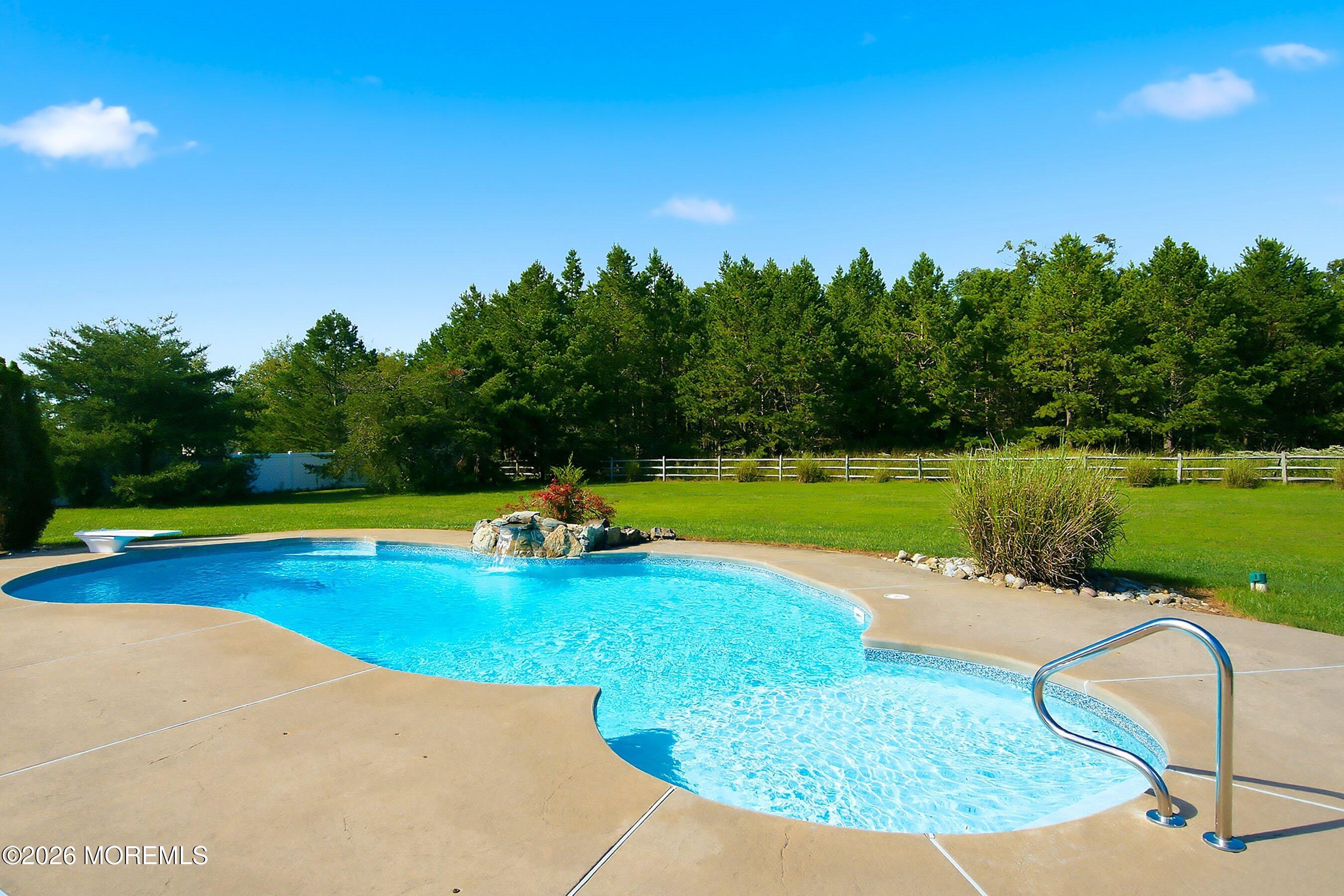 43 Oxford Circle Southampton NJ 08088