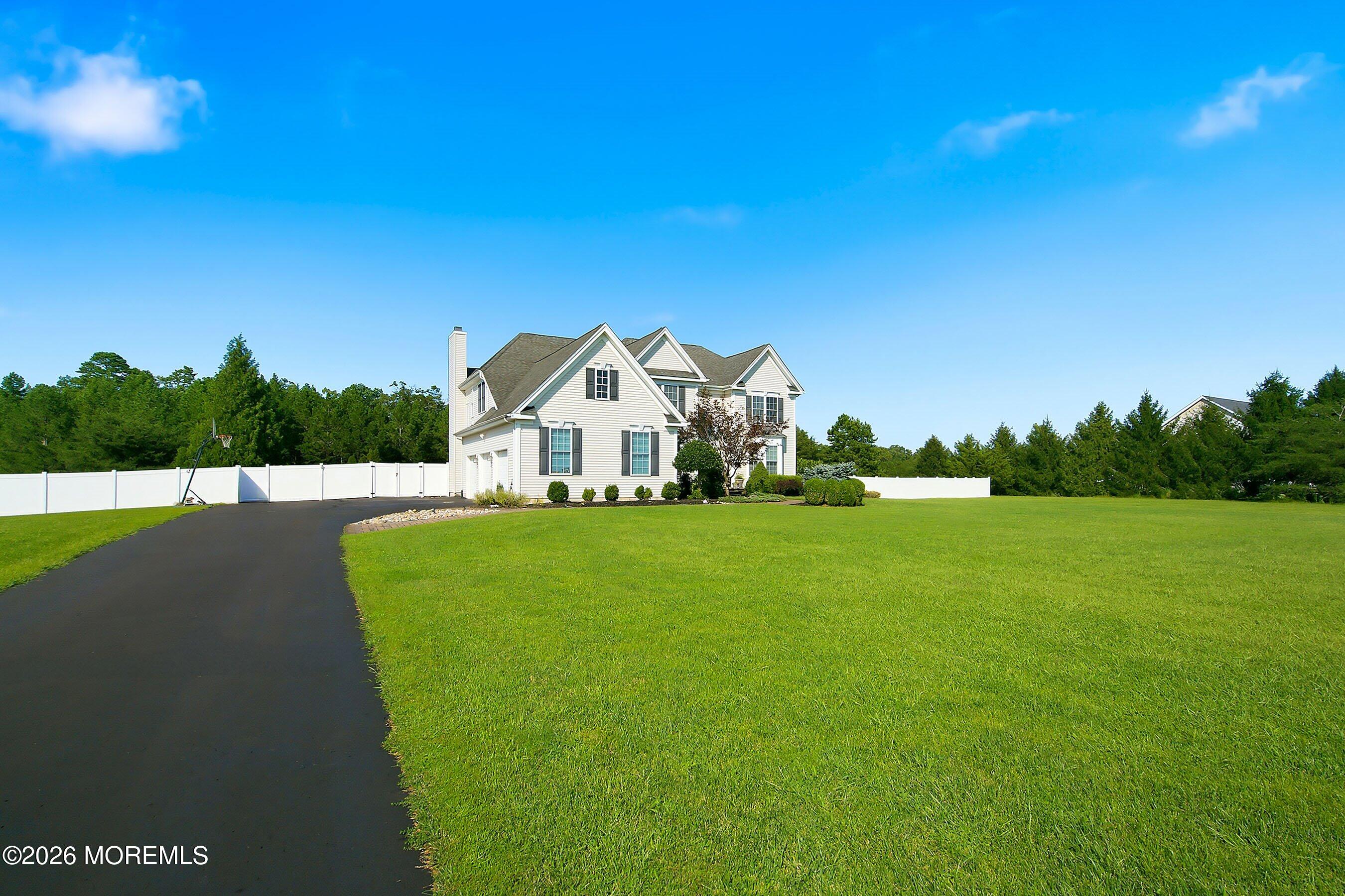 43 Oxford Circle Southampton NJ 08088