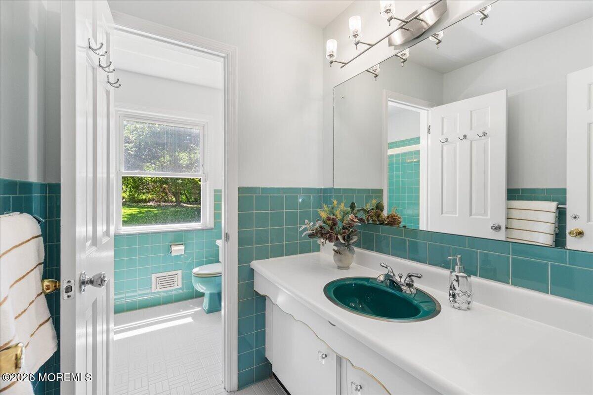 11 Galloping Hill Road Holmdel NJ 07733
