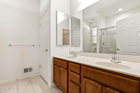 70 Eagle Ridge Circle Lakewood NJ 08701