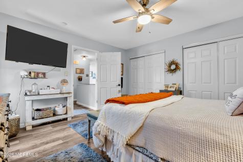 8 Lincoln Court Keansburg NJ 07734