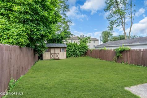 8 Lincoln Court Keansburg NJ 07734
