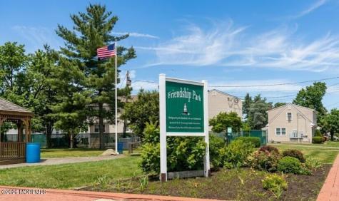 8 Lincoln Court Keansburg NJ 07734