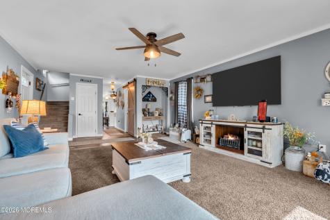 8 Lincoln Court Keansburg NJ 07734