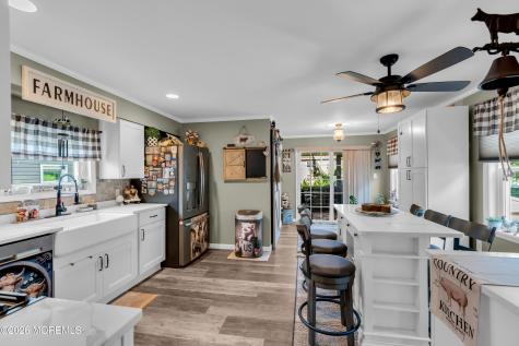 8 Lincoln Court Keansburg NJ 07734