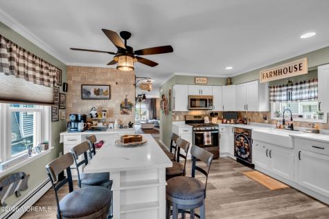 8 Lincoln Court Keansburg NJ 07734
