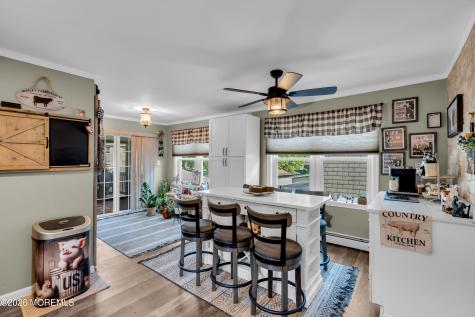 8 Lincoln Court Keansburg NJ 07734